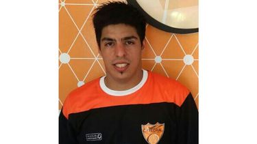 NUEVA CAMISETA. Nicolás Zárate ya tiene su lugar en La Catedral..