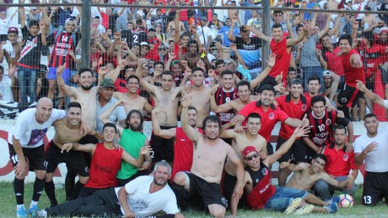 Sobre el final, el Depor desató una fiesta en el Barraza..