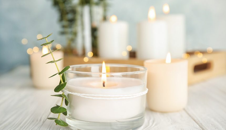 Las velas blancas como decoración y amuleto. (puroclean.com)..png