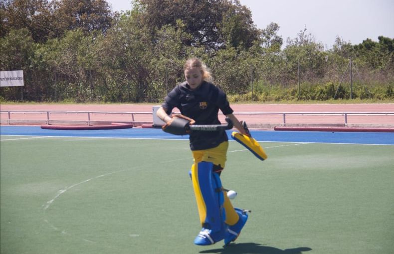 hockey Candela Bauman Barcelona arquera.jpeg