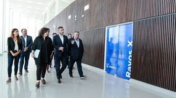 RAYOS X. Días atrás Achával recorrió el Hospital Central junto a la ministra Vizzotti. .
