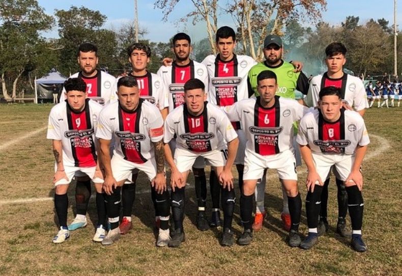 EQUIPO. El once inicial de Villa Rosa que jugó en Derqui.