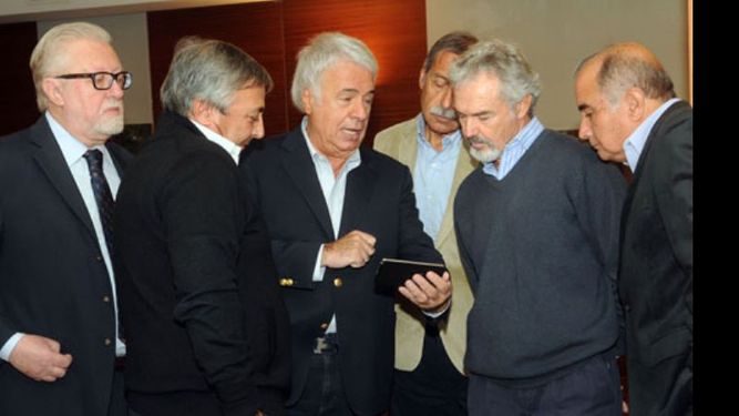 VISITA. De la Sota, con referentes y empresarios en el Parque..