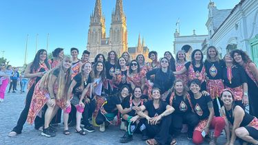 TAMBORERAS EXALTADAS. El grupo de mujeres que organiza la actividad.