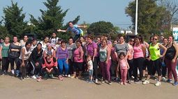 MOVIMIENTO. Las clases de zumba se dictran tres veces por semana, a las 14..