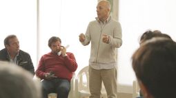 INSTRUCCIÓN. Ducoté pidió a sus concejales aprobar las fotomultas en mayo. .