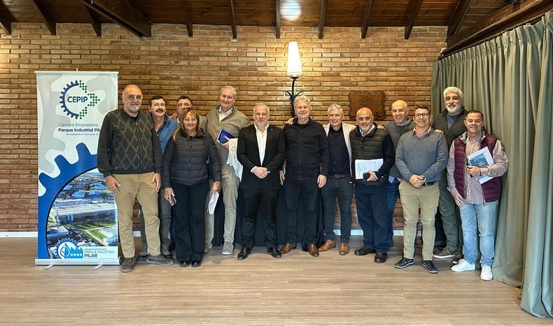 EQUIPO nbspAdrin Saporiti Saporiti SA Luis Giorlando Mertalrgica Giorlando esar Cernello Asesor Legal CEPIP Mariana Balcarce Valentin Balcarse SA Marcelo Biasn Barbarella SA Nestor Dolera DD Consulting Ambiental SRL Mario Gualtieri Grupo Comeca SA Jorge Alonso Gte Ejec CEPIP Carlos Tuzzi Abrasivos Argentinos SA Esteban Polakoff Bolsafilm SA Matas Gonzlez Coster Packaging SA Diego Castro Coster Packaging SA y Alejo Gonzlez Kalciyan Tecnologa del Vidrio SAnbsp