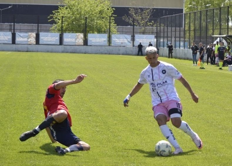 ATAQUE. Hernández espera volver a ser titular este lunes ante Atlas.