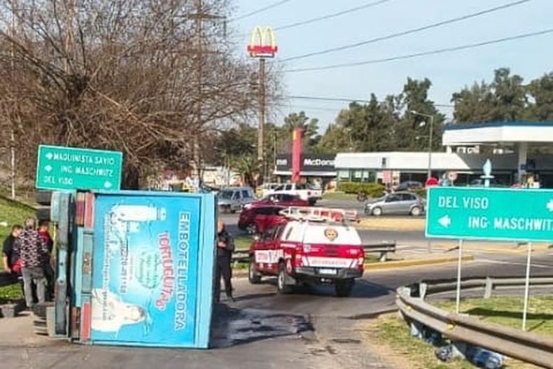 El accidente tuvo lugar en Panamericana y Ruta 26.