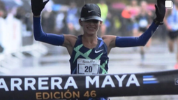 SONRISA. Daiana y su plena felicidad tras ganar los 10 Kilómetros..