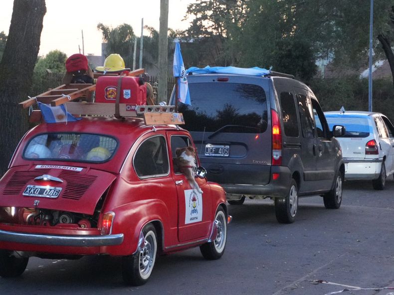 Con más de 60 vehículos, la caravana partió desde el centro de Pilar hasta el Cenotafio de Malvinas.&nbsp;