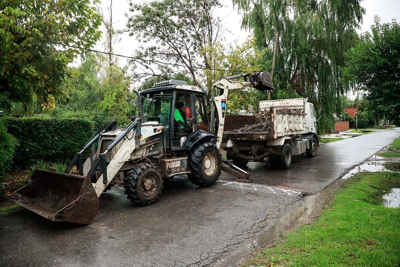 El municipio continúa trabajando en los barrios para evitar anegamientos.