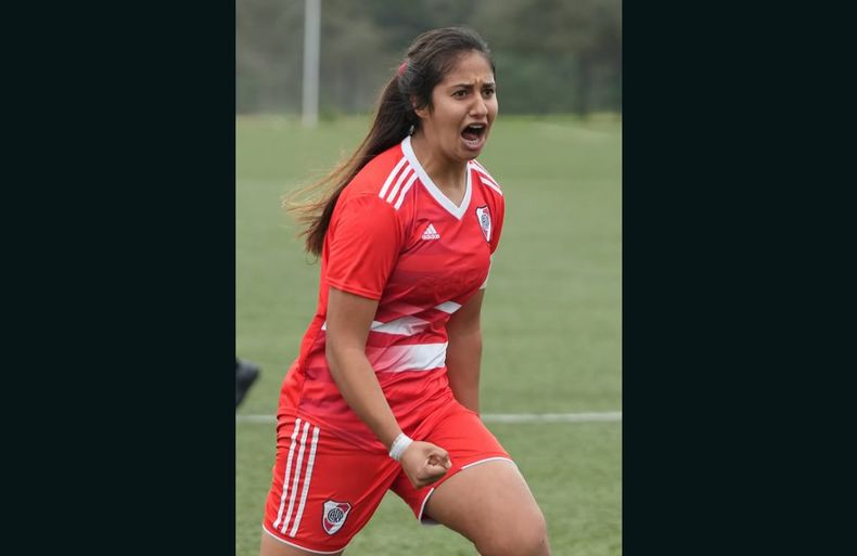 CON EL ALMA. Delfina Zaputovich celebra su primer gol en la Reserva de River Plate.