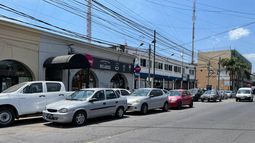 Chatarra frente a la comisaría