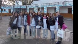 Las docentes de la Escuela 8 se mostraron contentas por la medida..