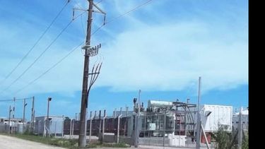 Energía para el Parque Industrial. El próximo lunes 28 de enero el intendente Humberto Zúccaro inaugurará una obra que dotará de mayor energía eléctrica al Parque Industrial. A través de un trabajo conjunto entre la empresa Edenor, el Municipio local, el consorcio del Parque Industrial y el Gobierno nacional a través del Ministerio de Planificación Federal, el predio fabril comenzó a recibir 14 megavoltiamperios en 33 kilovatios. Esto le permitirá a las empresas trabajar sin problema.