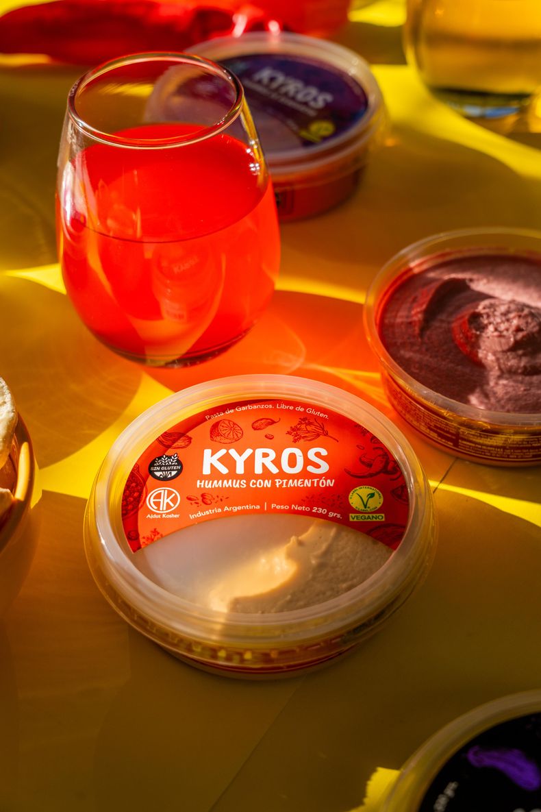 Kyros Hummus celebra del Día Internacional del hummus.
