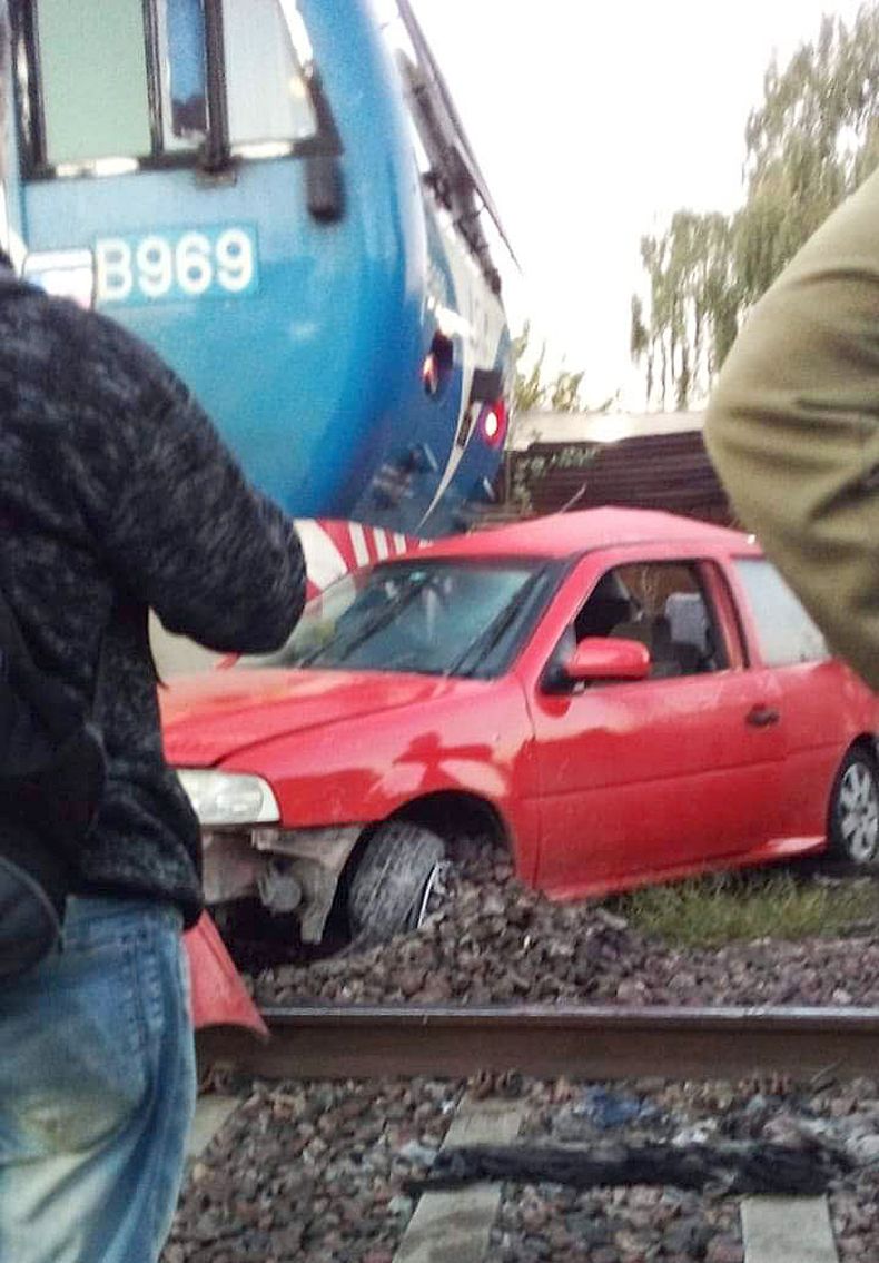 Estoy harto de ver accidentes de este tipo por gente que sigue cruzando las vías con las barreras bajas. Emilse.&nbsp; &nbsp;