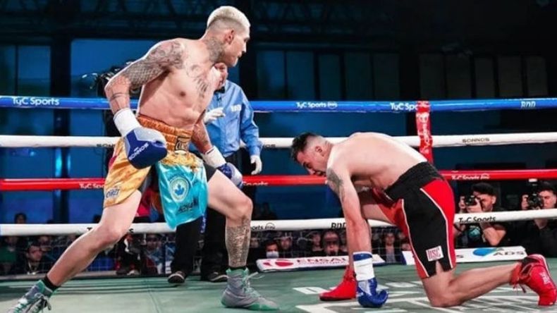 DECISIVO. El Chacal sacó la izquierda mortal sobre el rostro de Andrade. (FOTO: TYCSPORTS.COM.AR).