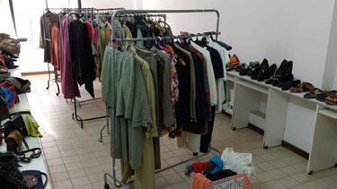 La Biblioteca Bartolomé Mitre realiza una nueva feria solidaria.