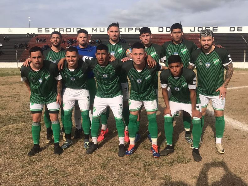 ONCE INICIAL. El equipo de la Selección de la Liga Escobarense que el miércoles jugó en San Pedro.