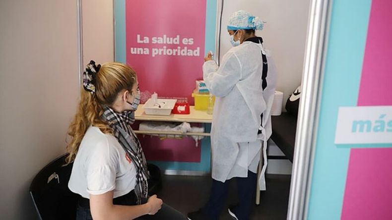AVANCE. Pilar ya tiene unos 144 mil vecinos con el esquema de vacunas completo..