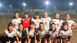 PUNTERAS. Las chicas de Manzanares lograron un triunfo clave en Zelaya.