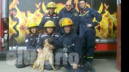 Los bomberos de Del Viso recibieron a Rosco con los brazos abiertos..