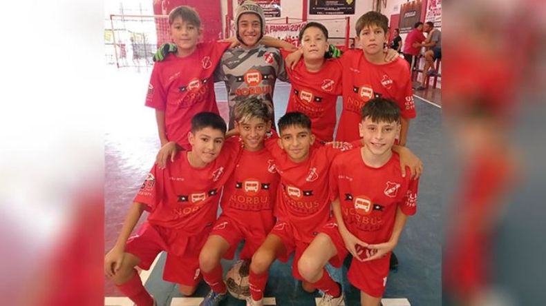 EQUIPO. La 2011 del Rojo ganó por 4-2 ante Barrio Parque..