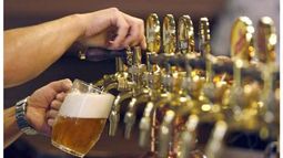 MÁS OFERTA. Un nuevo local se suma al boom cervecero del distrito..