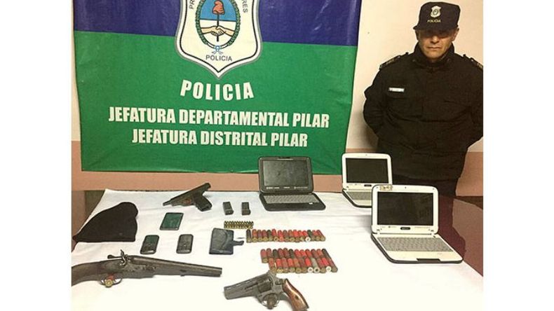 RECUPERADO. Netbooks, teléfonos, armas y municiones..