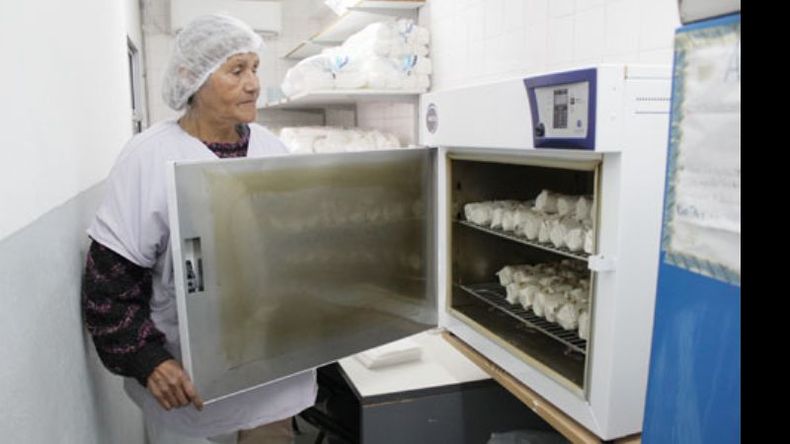 De estreno. Nuevo equipo de esterilización e instrumentación médica para partos..