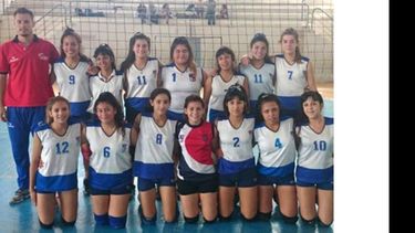 BIEN ARRIBA. Las chicas de Muni mandan en la Zona Descenso C..
