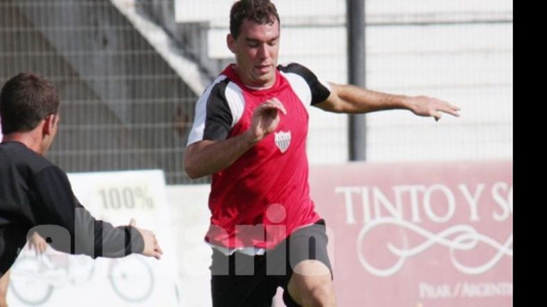 Gonzalo Gil no estuvo en la primera semifinal por un desgarro..