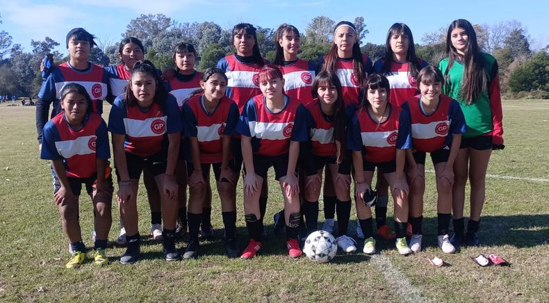 PLANTEL. La Sub 16 de Gauchitos/Muni Pilar que sueña con jugar en Mar del Plata.