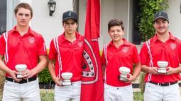 CUARTETO. Los chicos del Colegio del Pilar con la Copa..