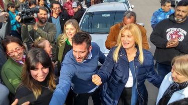 SALUDOS. Achával y Magario encabezaron el acto en Manuel Alberti..