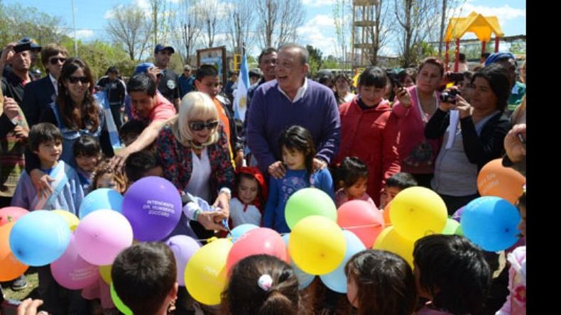 Otra plaza. En campaña, Zúccaro sigue con las inauguraciones y suma adeptos..