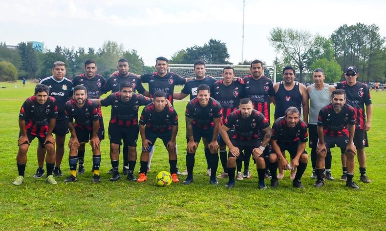 CAMPEONES. Pilar City coronó una brillante campaña en el Reducido.