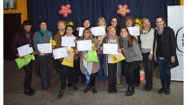 DIPLOMA. Tras la graduación, lanzarán los nuevos cursos..