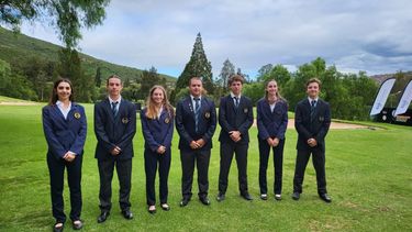 El seleccionado nacional de Damas y Caballeros en el Sudamericano Juvenil.