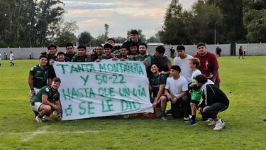 Los PInos y la bandera por el estreno en Superior de Mateo Otamendi. Los PInos y la bandera por el estreno en Superior de Mateo Otamendi.