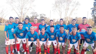 PUNTERO. El plantel de Derqui es único líder de la Permanencia.