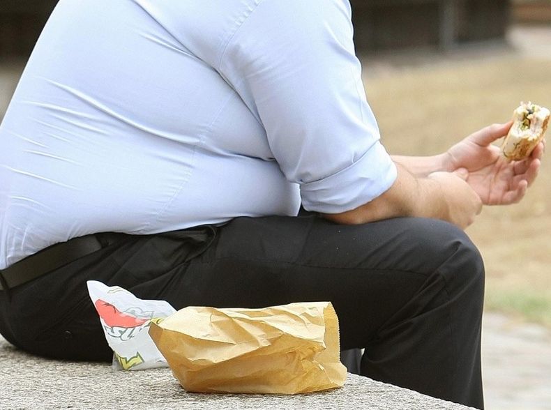 El 78,5% de los trabajadores opta por alimentos menos nutritivos. (La Capital).