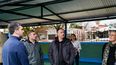 RECORRIDA. Federico Achával y Santiago Laurent, en el Jardín Nº 907.