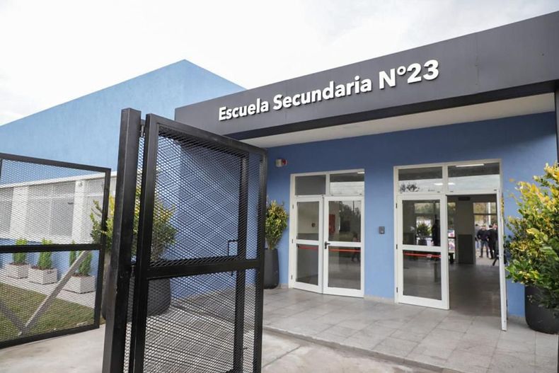 Denise Pasos y su novio eran alumnos de la Escuela 23 de Presidente Derquinbsp