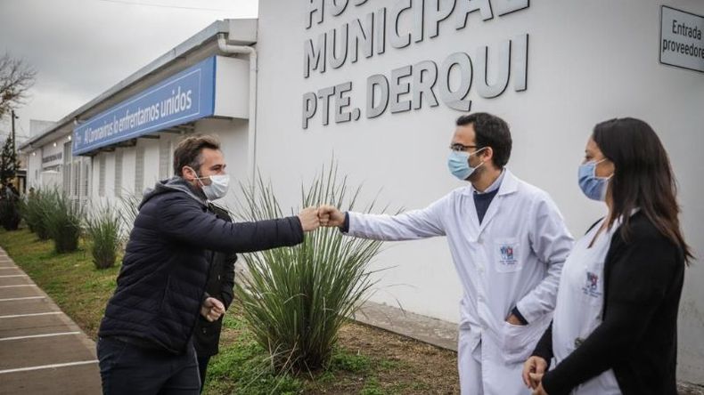 CUMPLEAÑOS. Achával visitó el hospital y destacó al personal de salud..