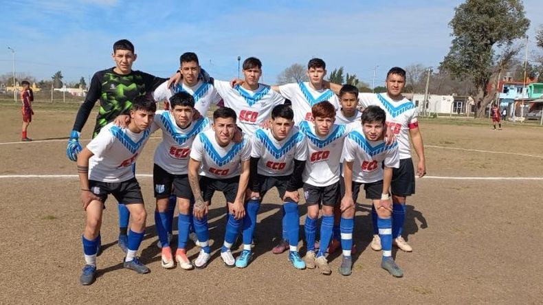 NO SE RINDE. Flecha Azul no se baja de la pelea por el título..