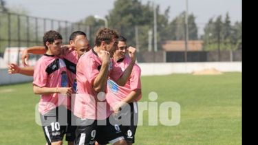 Fénix ganó de punta a punta