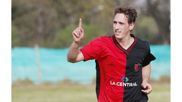 REGRESO. Wasyleczko ya entrena con Derqui, tras recuperarse de la lesión..